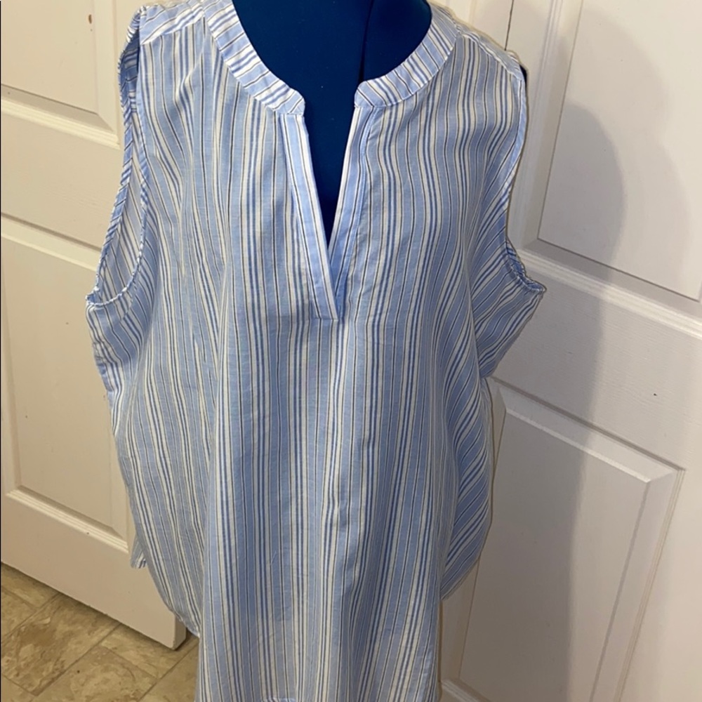 Rouge blouse size 3x. NWOT